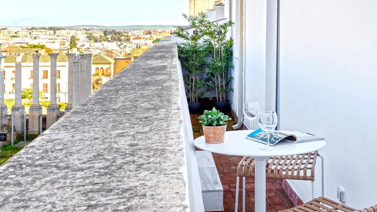 Distrito Centro Apartment | Genteel Home Plaza de las Tendillas