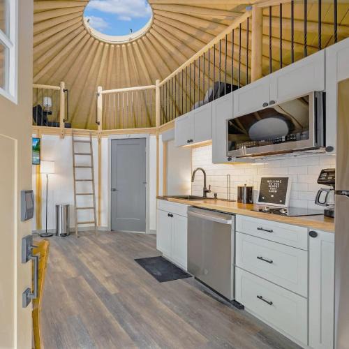 Canyon Lake House | Gentry- Luxury Yurt-Cabin - Family Glamping Canyon Lake w Private Hot Tub
