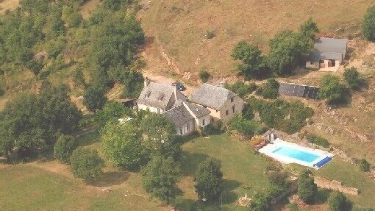 Espalion Cottage | Genuine house, independent, peaceful, 11 x 5 swimming pool, overlooking the Lot