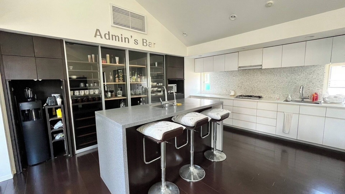 Setagaya House | Genuine suburban Tokyo living in modern big house. 10 mins by train to Shinjuku!