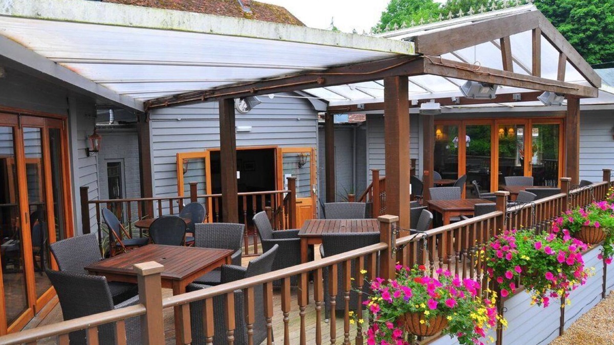 Warnford Bed & Breakfast | george & falcon