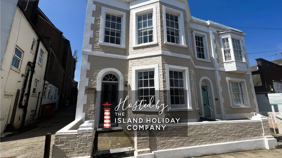 Ryde Ski Chalet | George Street House