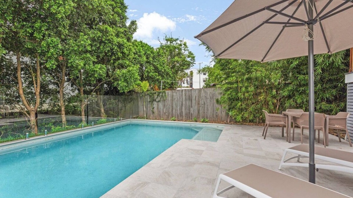 Alexandra Headland House | George8-Ultimate Beach House