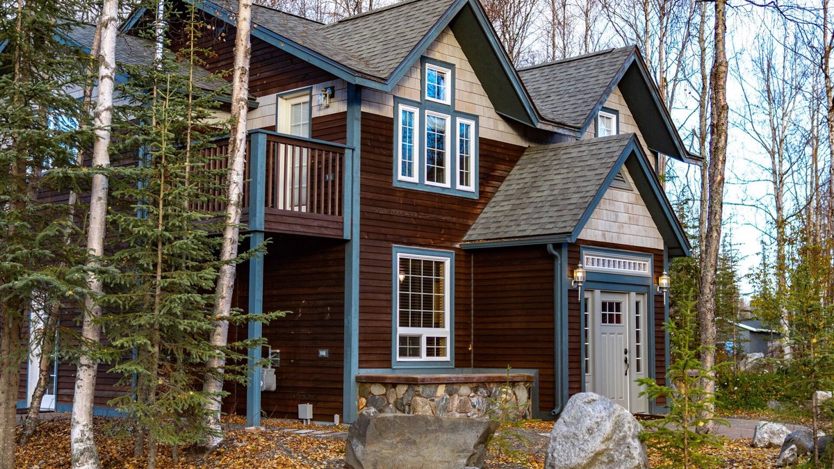 Kenai House | Georgeous Kenai Home nestled in woods