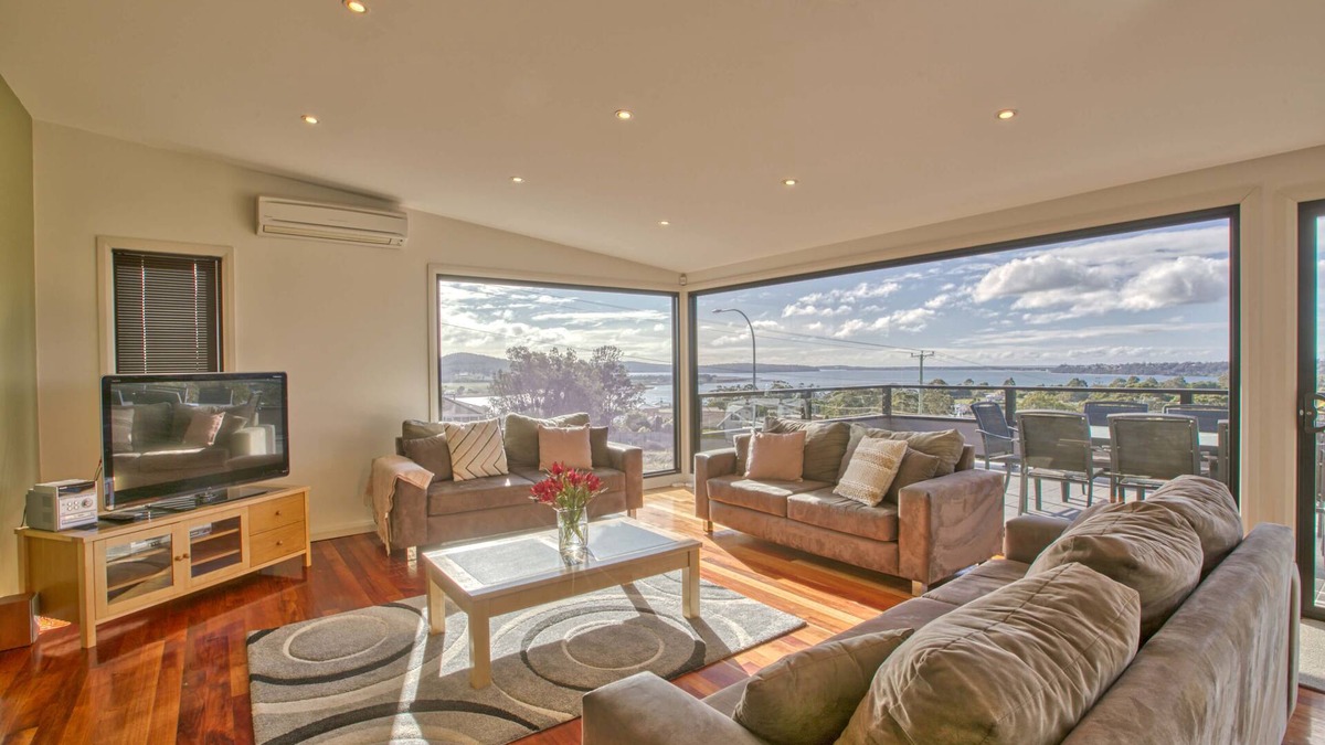 St Helens House | Georges Bay Luxury St.Helens
