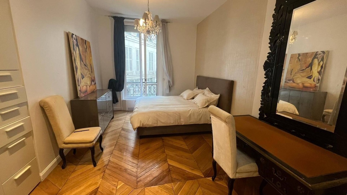 Champs-Elysees Apartment | Georges V Montaigne