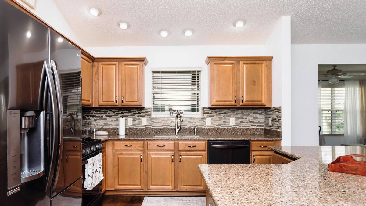 Liberty Park Cottage | Georgetown - Centrally Located 3/2 Designer Home