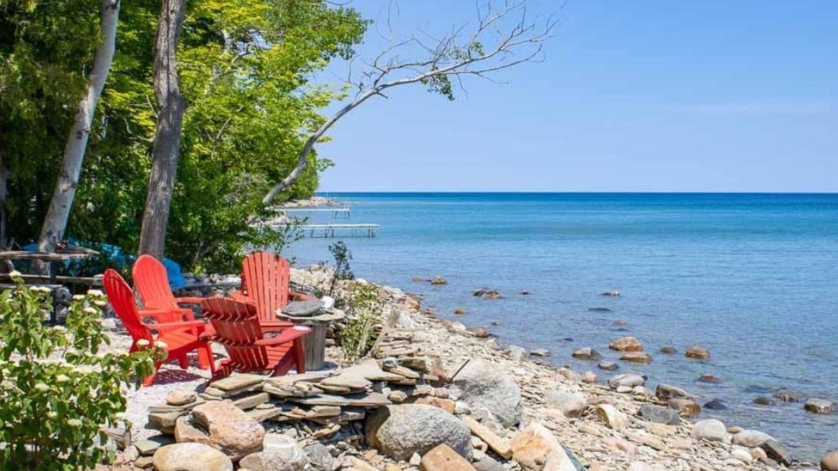 Kemble Cottage | Georgian Bay - Newly-Built Luxury Watefront Cottage w/AC, Wi-Fi, BBQ, Firepit!