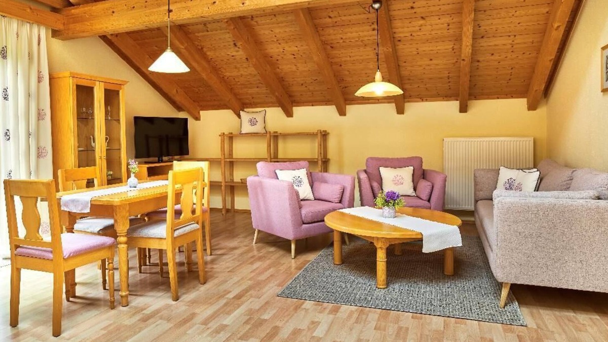 Frauenau Apartment | Geräumige 70 qm Dachgeschosswohnung mit zwei Schlafzimmern