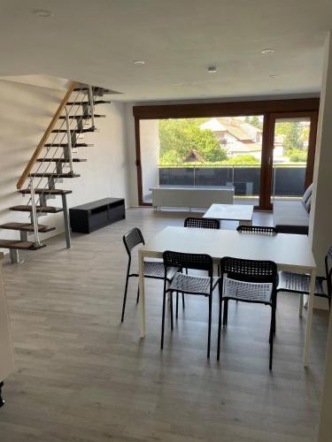 Eschelbronn Apartment | Geräumige Ferienwohnung Eschelbronn