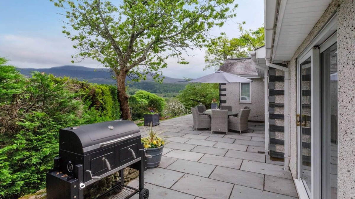 Llanelltyd House | Gerddi'r Coed in the beautiful Dolgellau