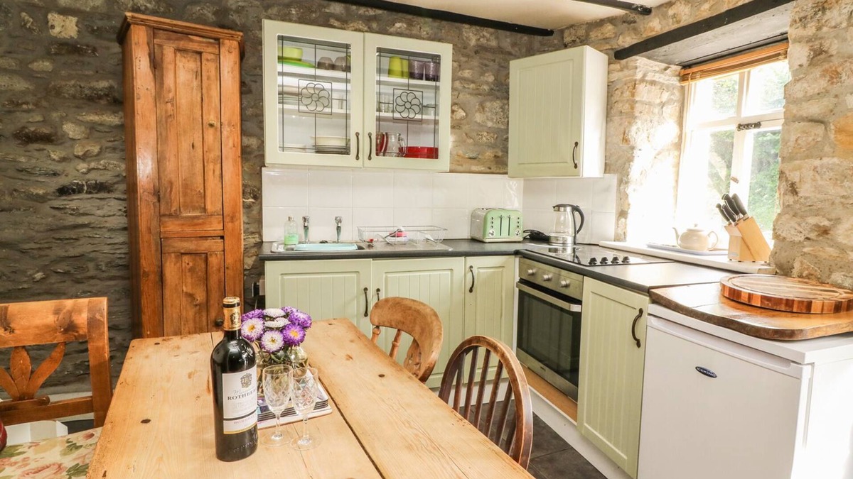 Llandysul Cottage | GERLAN, pet friendly, character holiday cottage in Newcastle Emlyn