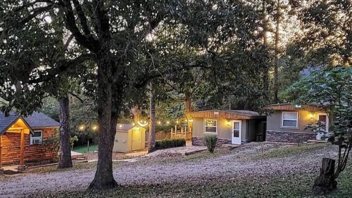 Branson Cabin | "Get Away" Cabin at the Lake - Outdoor Campfire
