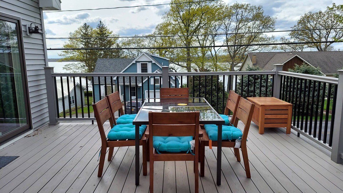 Saratoga Springs House | Get Away - Upscale 3BR home, spacious, large deck off LR, many local attractions