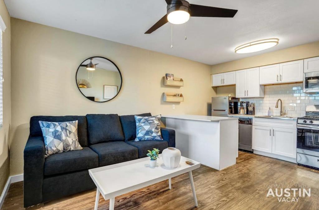 Hancock Apartment | Get Comfy Memory Foam Beds and Tub in Central ATX
