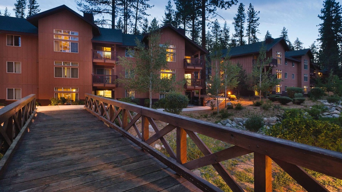 Round Hill Village Resort | Get reacquainted with life!