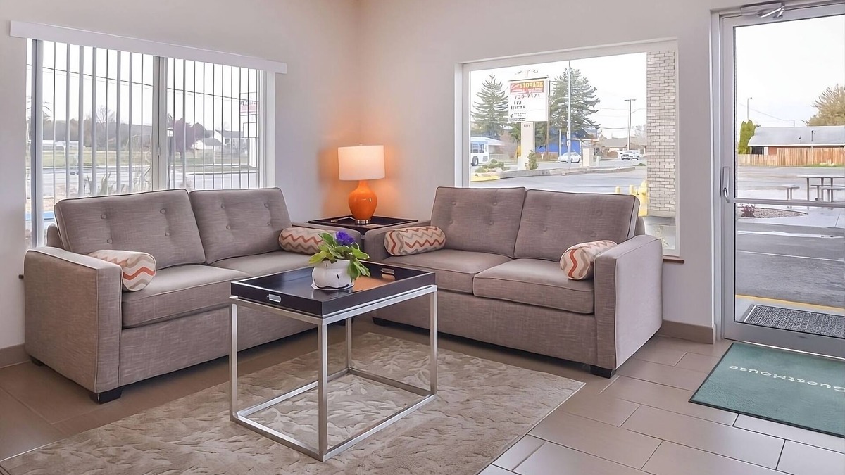 Tri-Cities House | Get Ready for Adventure! 2 Units. Close to Southridge Sports Complex!