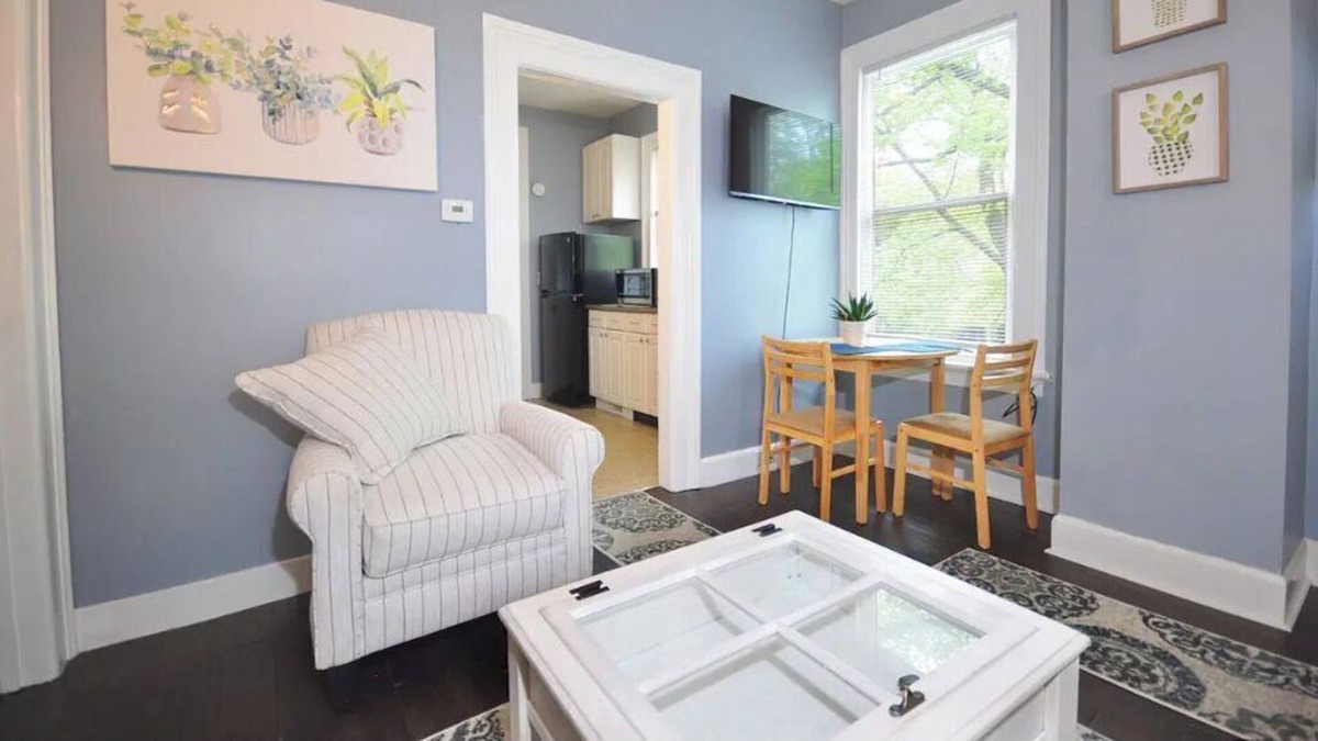 Winchester Apartment | Getaway for a weekend!