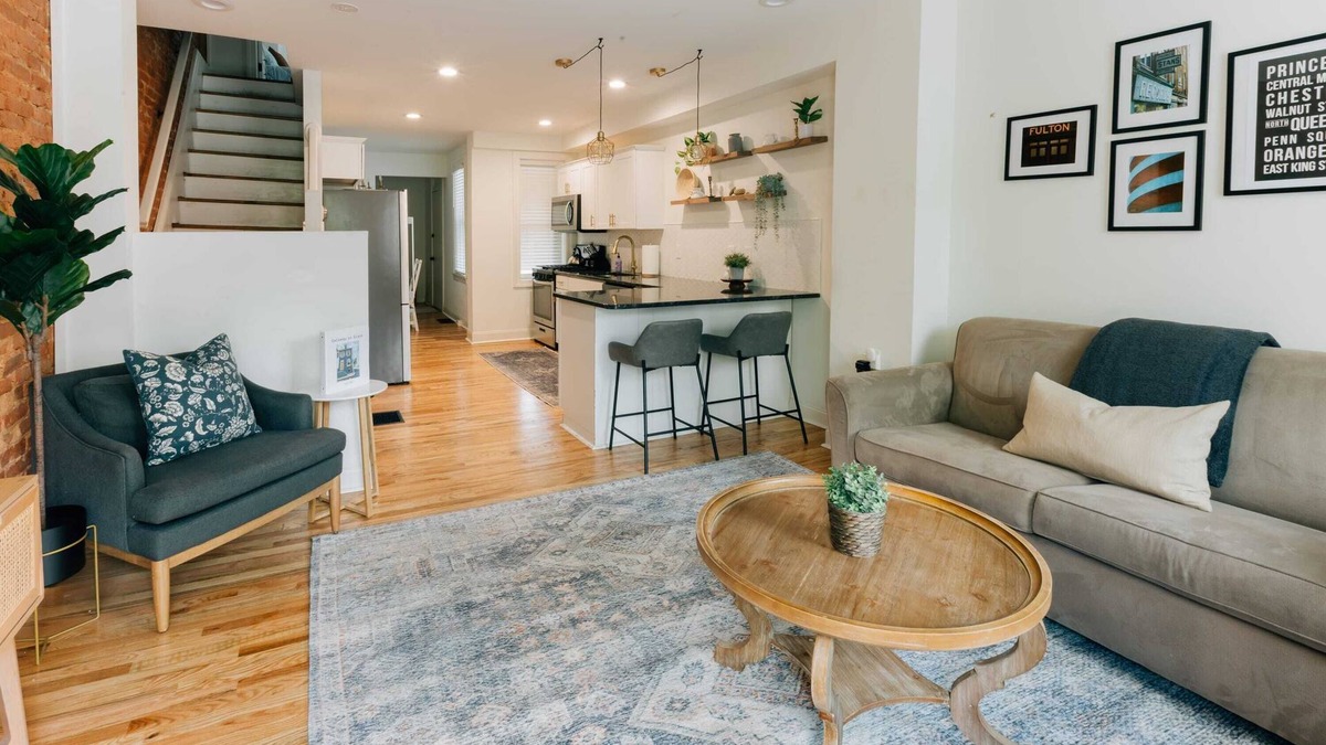 Historic Downtown Lancaster House | Getaway on Grant, heart of Downtown with parking