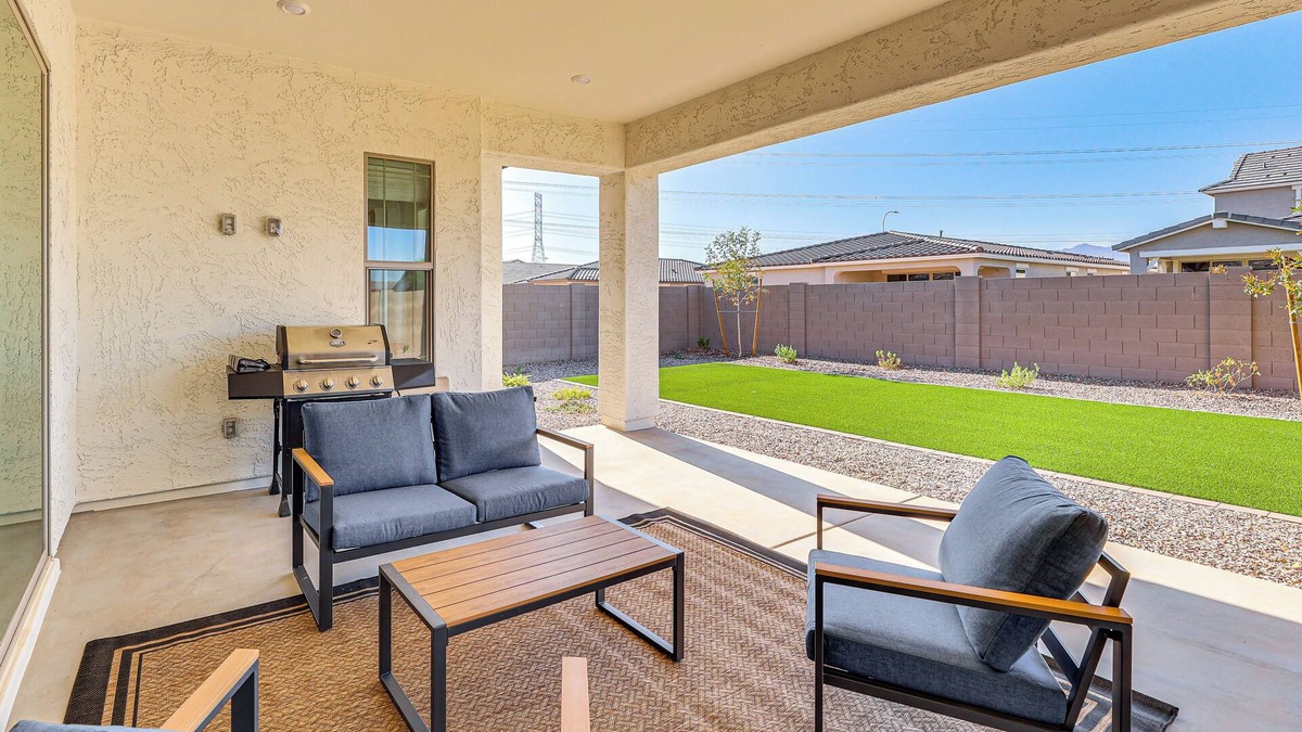 Avondale House | Getaway w/ Fenced Yard: 4 Mi to Phoenix Raceway