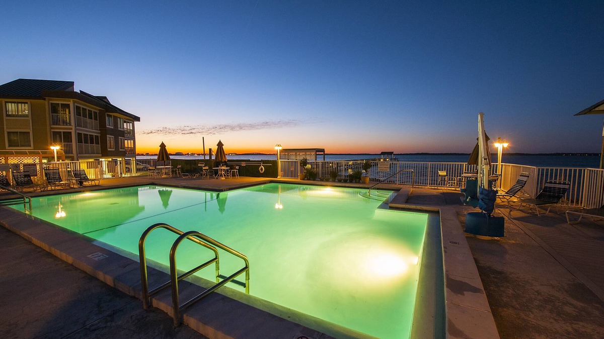 Pensacola Beach Condo | Getaways at Soundside Holiday Beach