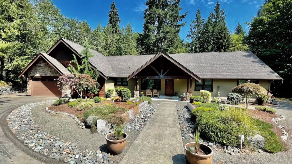Burley House | GH1 : Gig Harbor Gated Estate Property