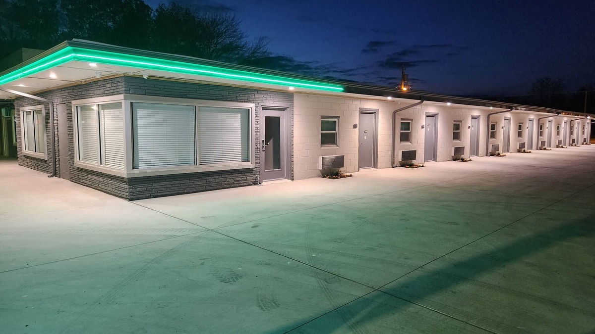 Nowata Hotel | Gibson Motel