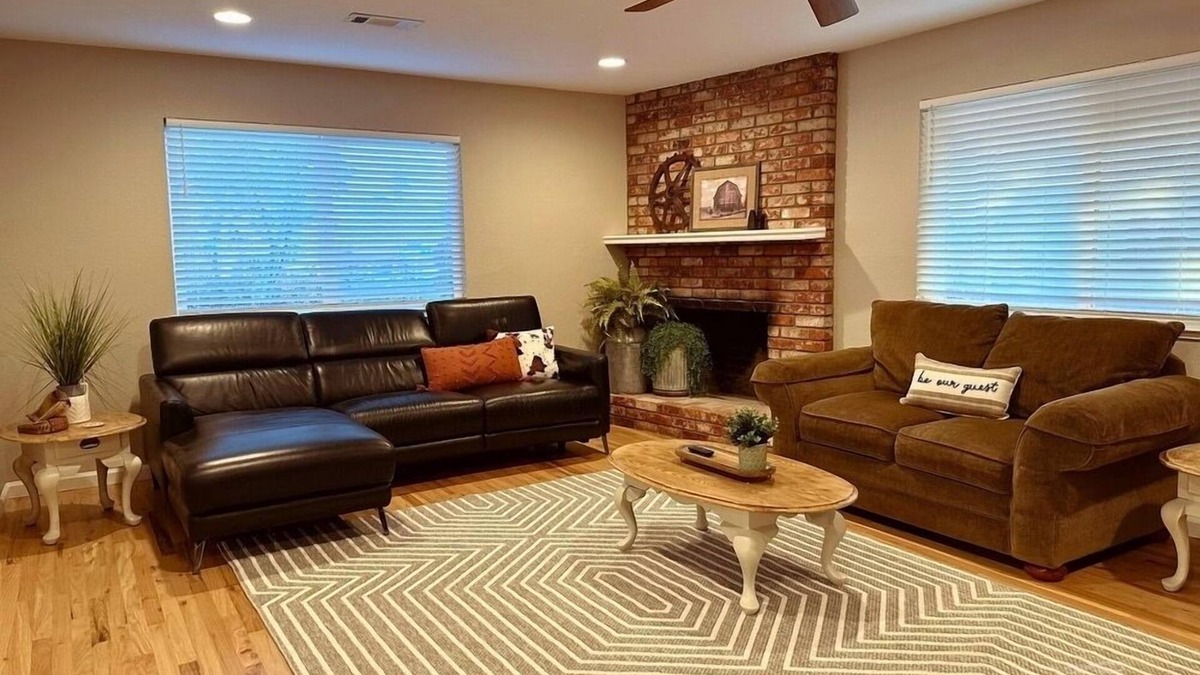 Oakdale House | Giddy Up Getaway
