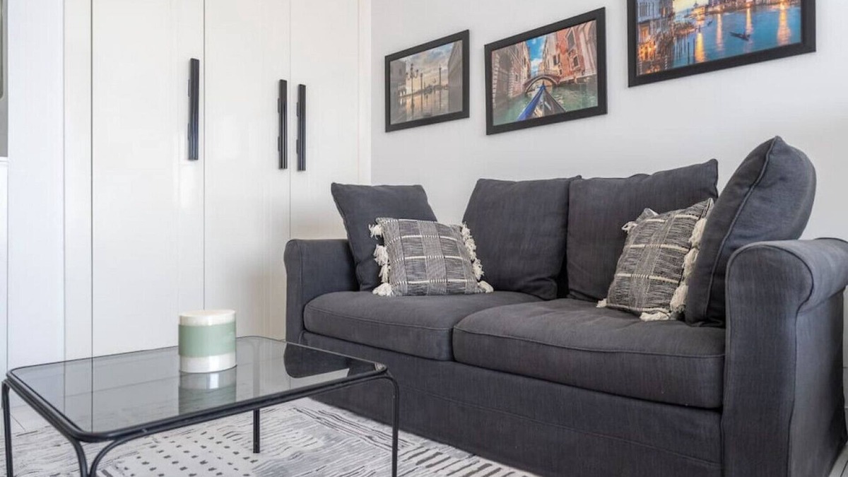 Dubai Sports City Apartment | Giovanni Boutique 1905 - Sport city · Peaceful Studio in Sport City by Suiteable