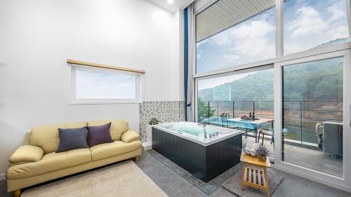 Sinbuk-myeon House | Gipei Wool Story Pension