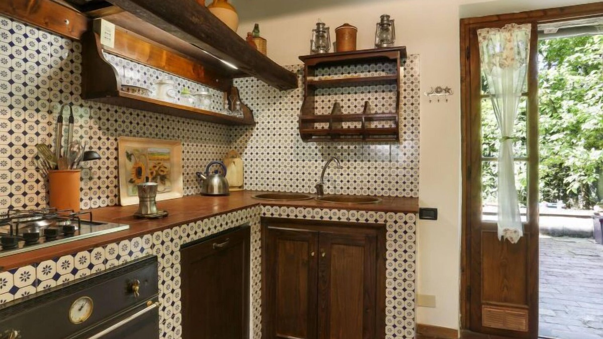 Santa Maria del Giudice House | Girasole by Interhome