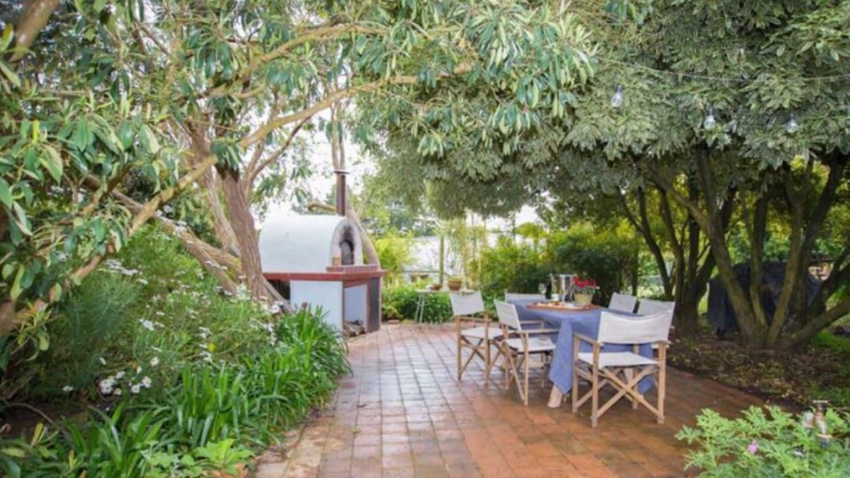 Limonite Other | Gisborne B&B Country Escape with Gardens