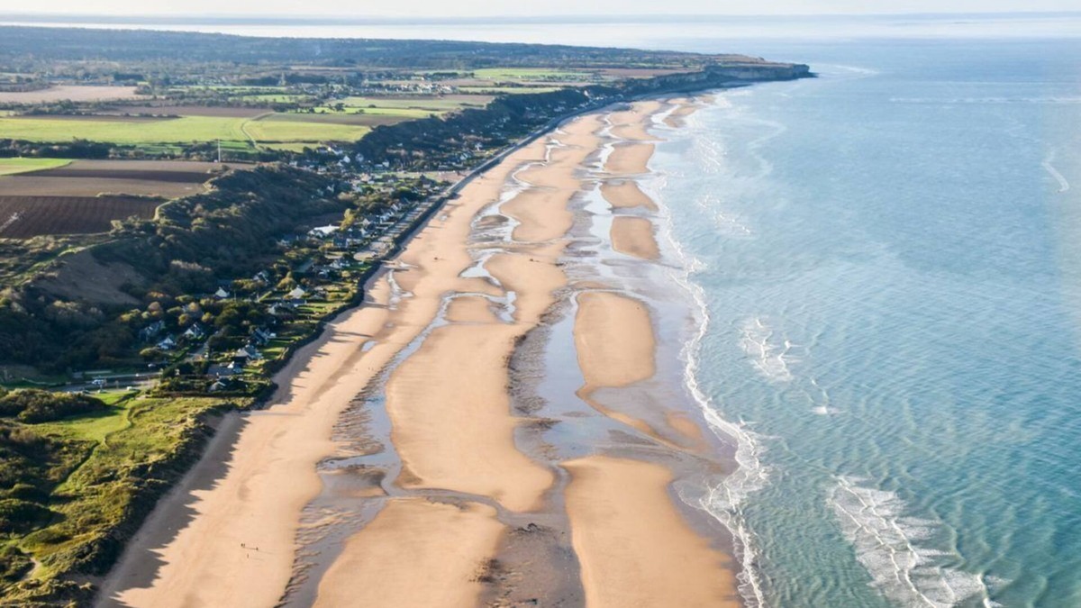 Trevieres Apartment | Gîte 10 min from the D-Day landing beaches