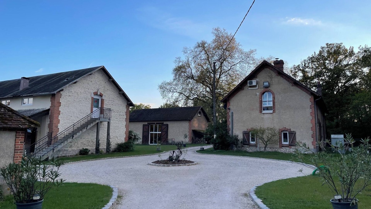 Lorris Apartment | Gîte 2 to 4 pers. Heart of Orleans forest & SPA HAMMAM wellness area
