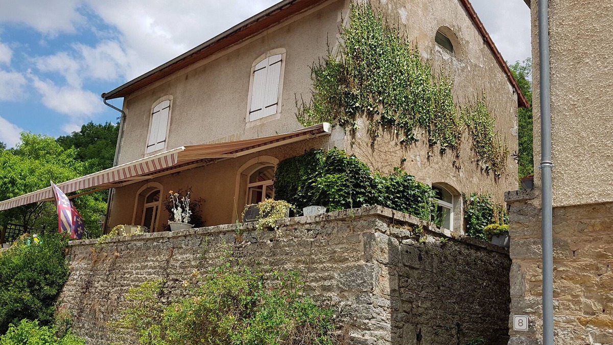 Saint-Sernin-du-Plain Bed & Breakfast | Gîte 3 étoiles - Family and friends getaway in a green haven of peace