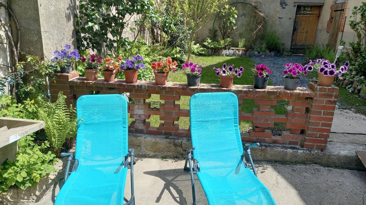 Aigurande Cottage | Gite Aigurande, 4 bedrooms, 13 persons