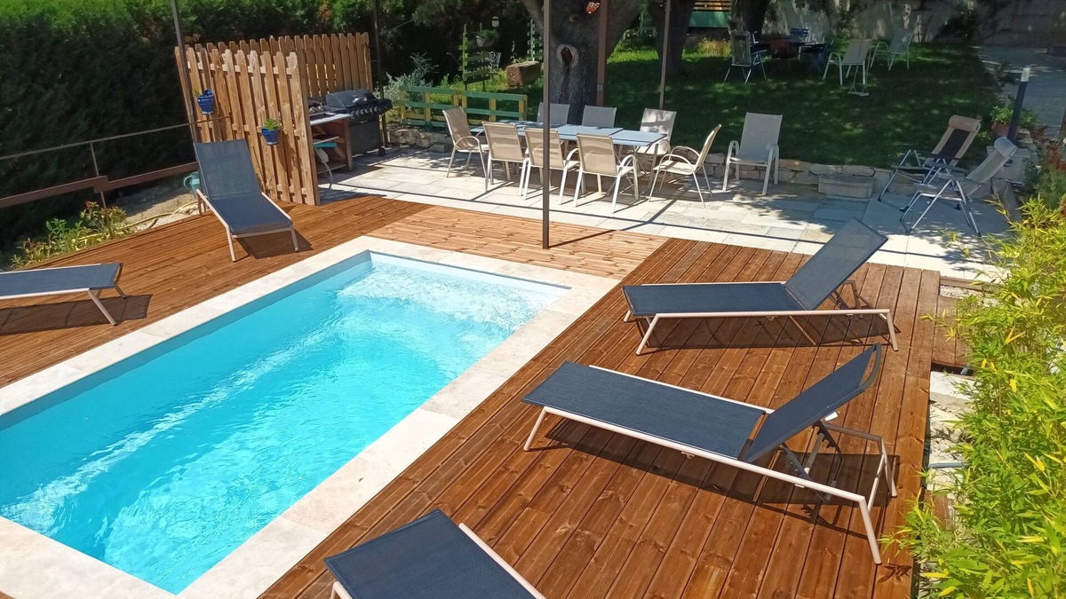 Beaumes-de-Venise Apartment | Gîte at the foot of the Dentelles de Montmirail, enchanting setting, guaranteed relaxation.