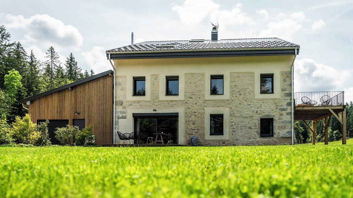 Premanon Apartment | Gite cocooning dans ancienne ferme en pierre