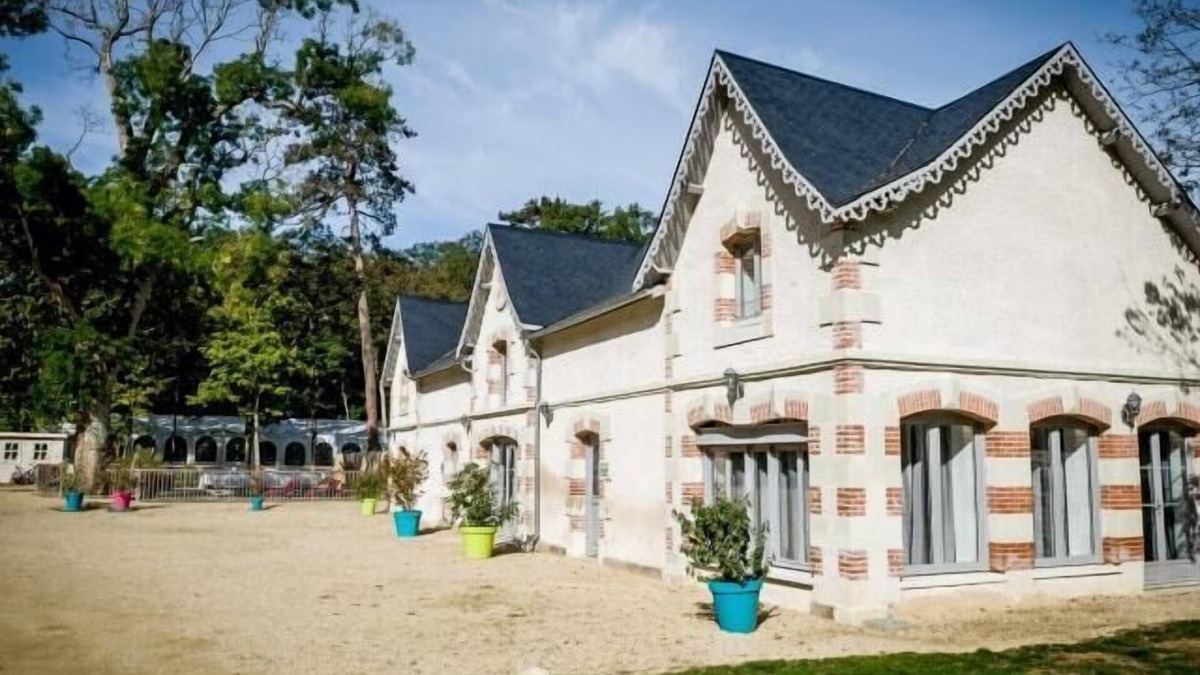 Vendeuvre-du-Poitou Cabin | Gite de 6 Pers à 15 min du Futuroscope