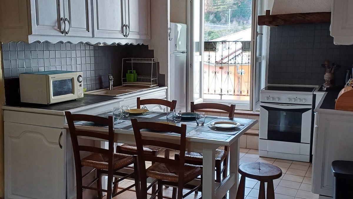 Roquebilliere Apartment | Gite de Mon Clocher Appartement 3ième Étage Avec Balcon Proche du Mercantour