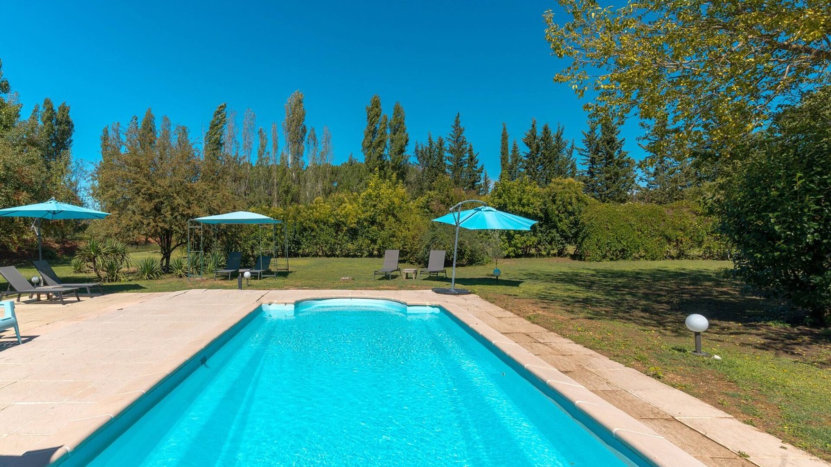 Roussillon House | Gîte 'Domaine Plan Des Devens Tendresse' with shared pool, Wi-Fi and air conditioning