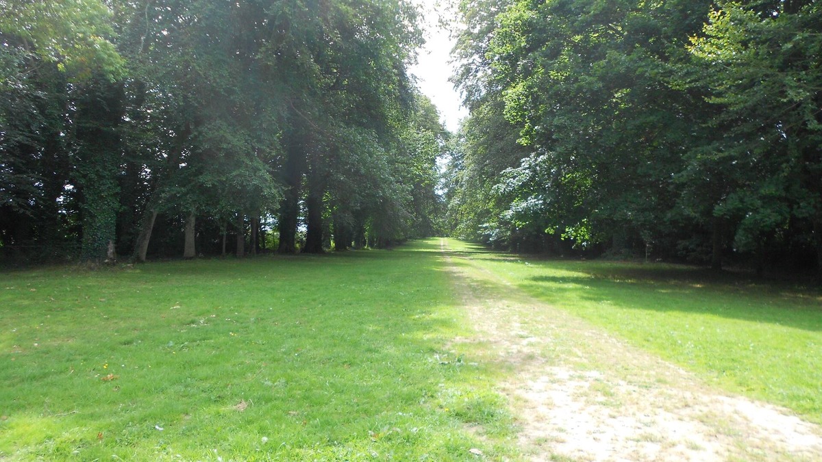 Lannilis House | Gite du Chateau de Kerouartz