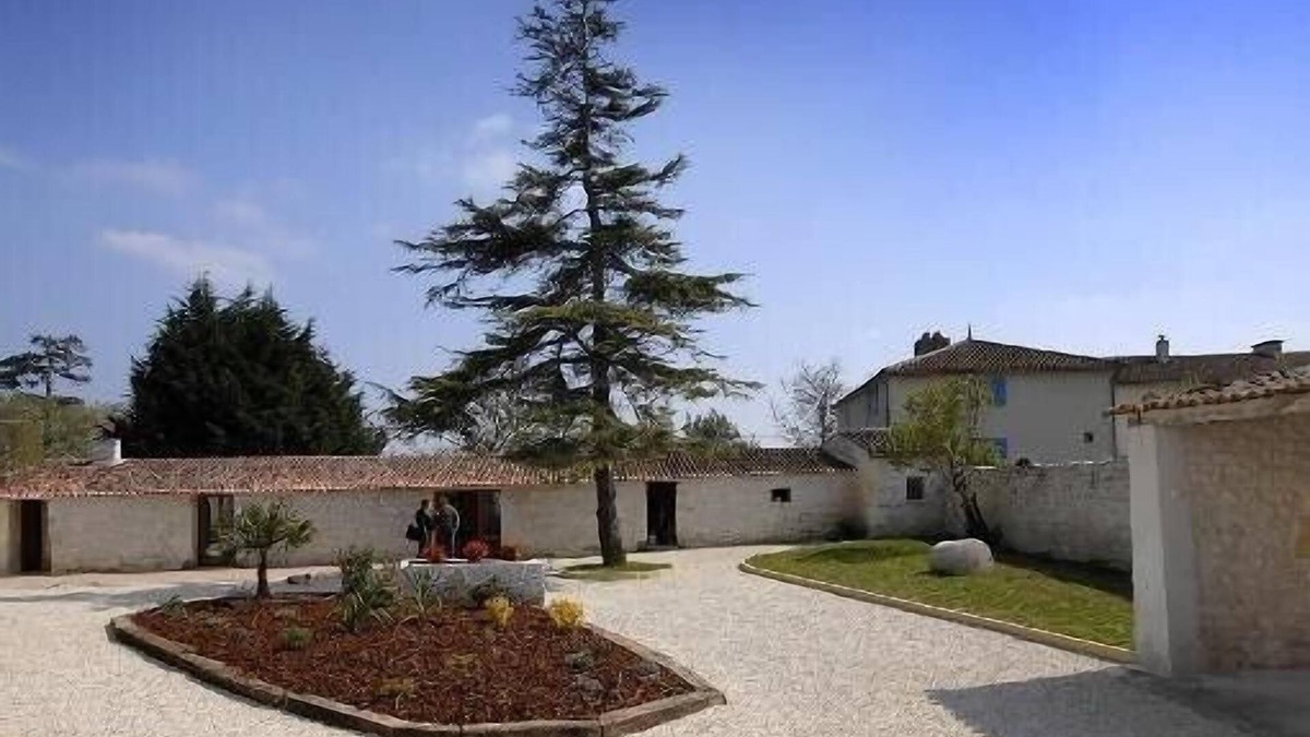 Echillais Cottage | Gite echillais - Charentais farmhouse by the sea 32 m2