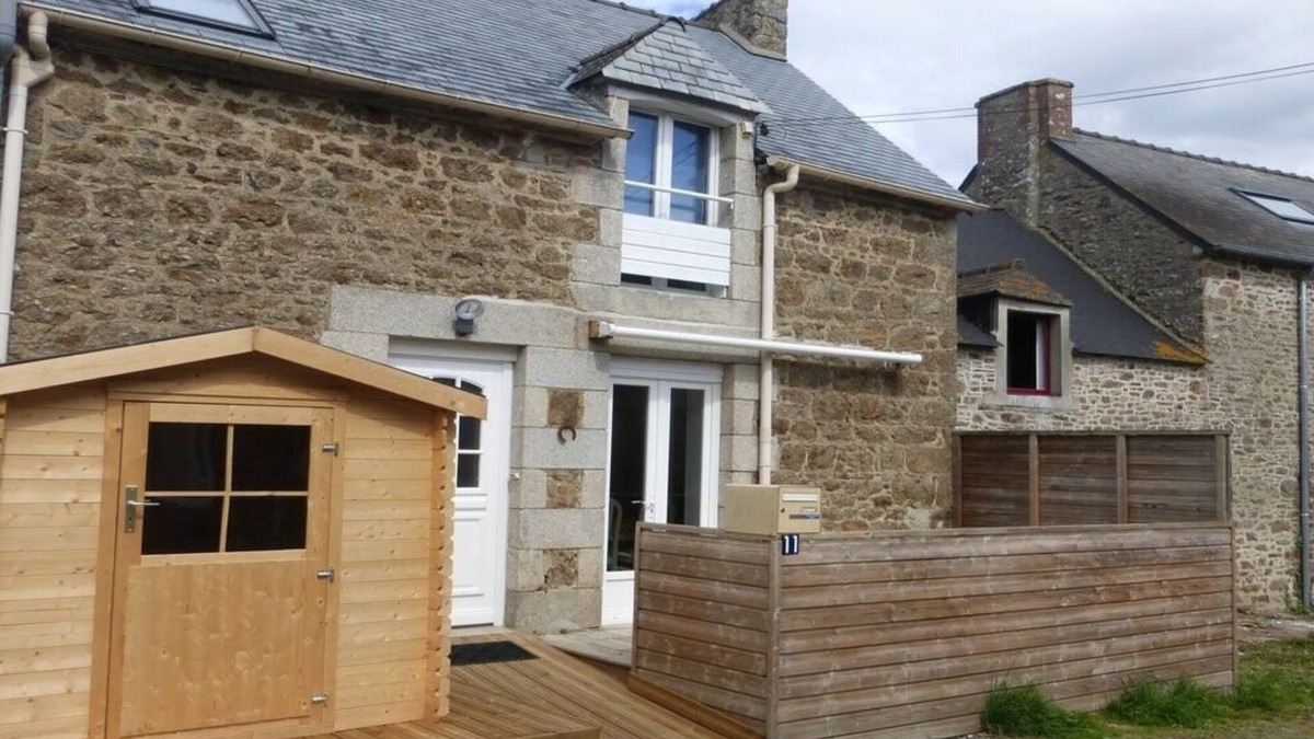 Pleurtuit Cottage | Gîte-ES Omnes-Ensuite with Shower