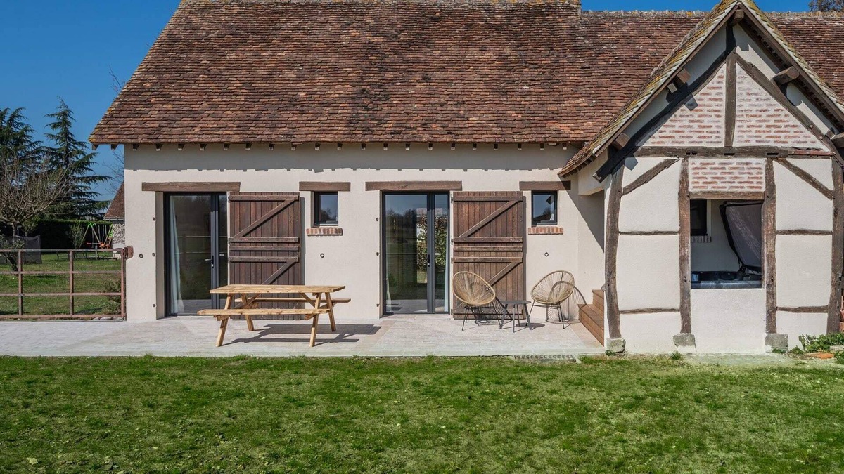 Mery-sur-Cher Cottage | Gîte-Exclusive-Ensuite with Shower-Countryside view