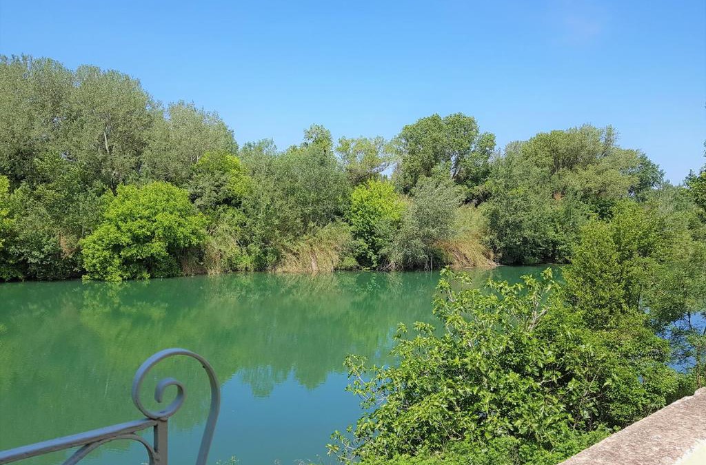 Montfrin House | Gite face à la rivière -proche du pont du Gard-