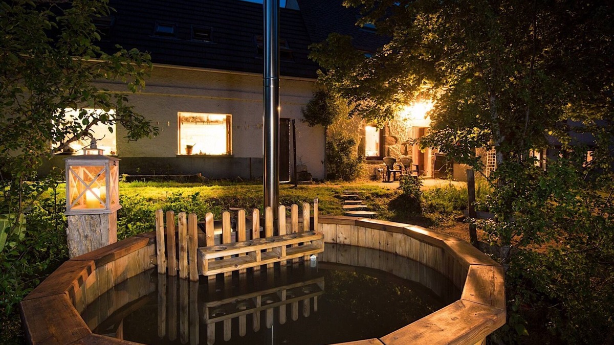 Saint-Sauves-d'Auvergne Cottage | Gîte for 3 to 5 people in the heart of the Auvergne volcanoes