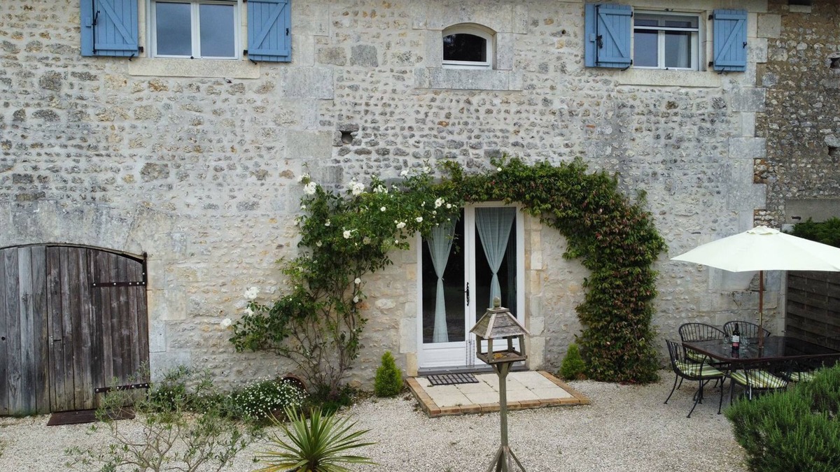 Baignes-Sainte-Radegonde Other | Gite with exclusive pool use - peaceful location. Charente, France