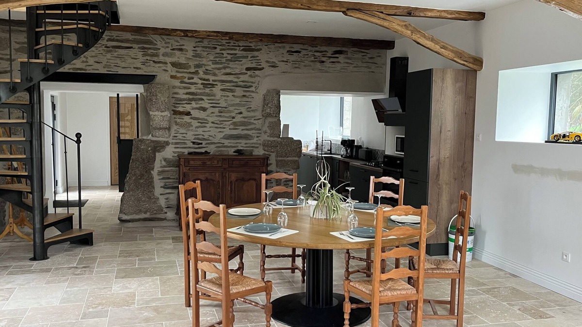 Corlay House | Gite in a farmhouse, located on the farm among the sheep.