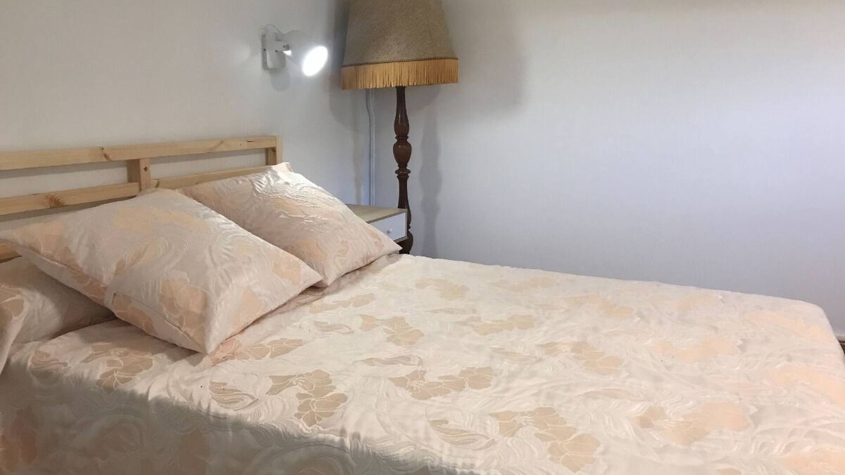 Montauban House | Gite in Montauban - equipped kitchen - car parking - garden with barbecue